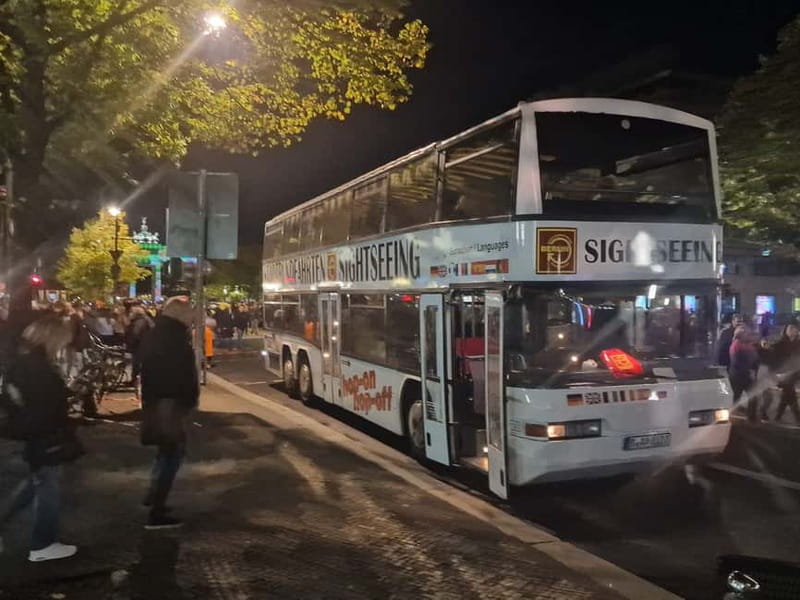 „Illuminiertes Berlin“: Lichterfahrt mit Livekommentar - Kurfürstendamm to Tiergarten: the “big city” feel after dark