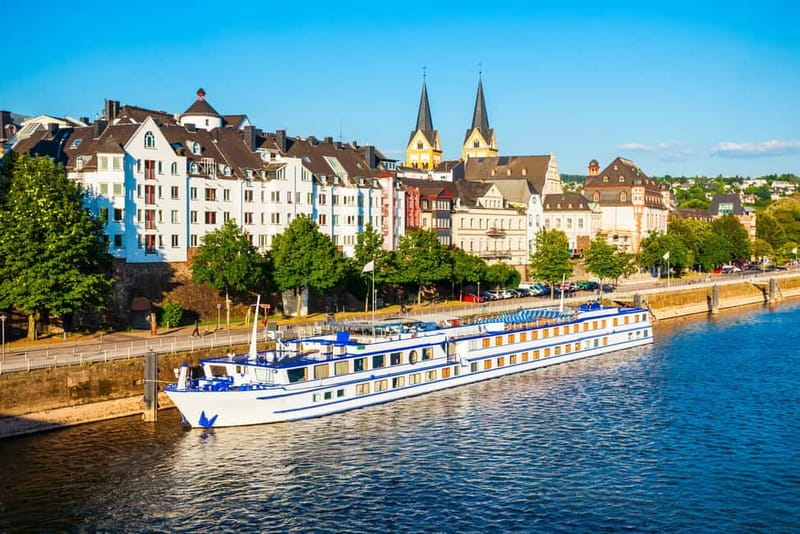 Koblenz: Express Walk with a Local - Basilica of St. Castor: The First Big Anchor