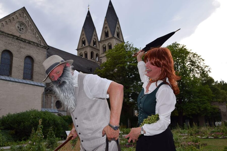 Koblenz: Guided tour Moselle kisses Rhine - Madame Mosella meets Rhenus: a costume story that does more than entertain