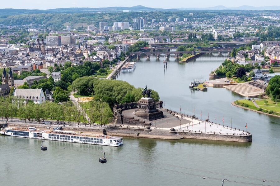 Koblenz: Old Town Sightseeing Cruise along the Rhine - Ehrenbreitstein Fortress: the view people remember