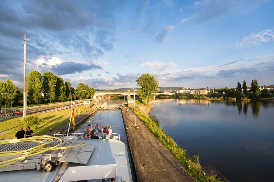 Koblenz: Panoramic Cruise on Moselle River to Winningen - A gentle 2.5-hour Rhine-to-Moselle switch in Koblenz