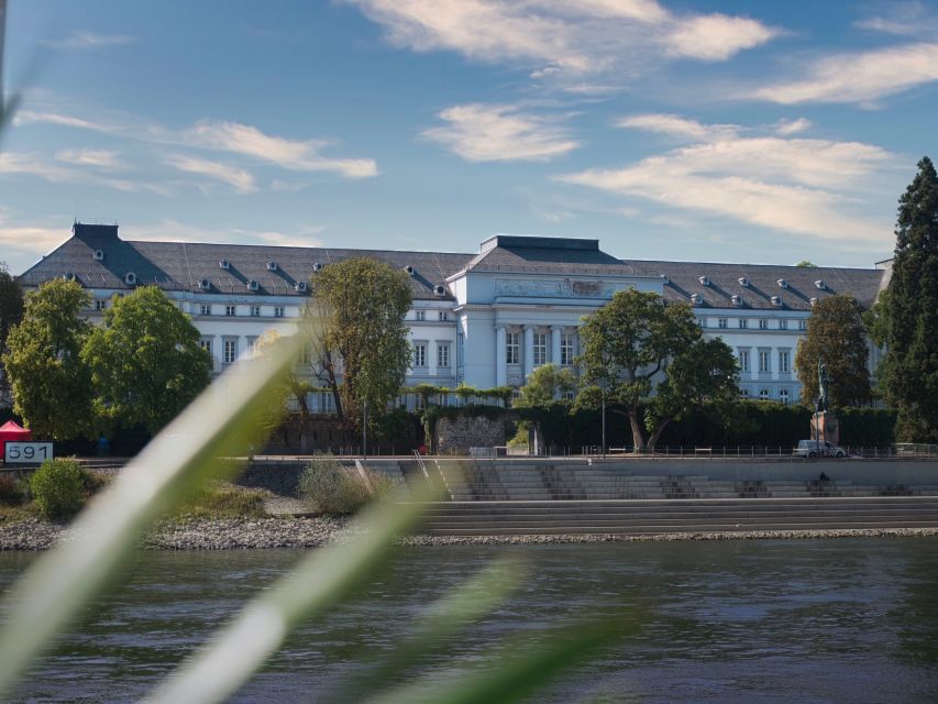 Koblenz:Rhine Valley boat tour along the castles and palaces - The Electoral Palace to Lahneck Castle: castles start stacking up