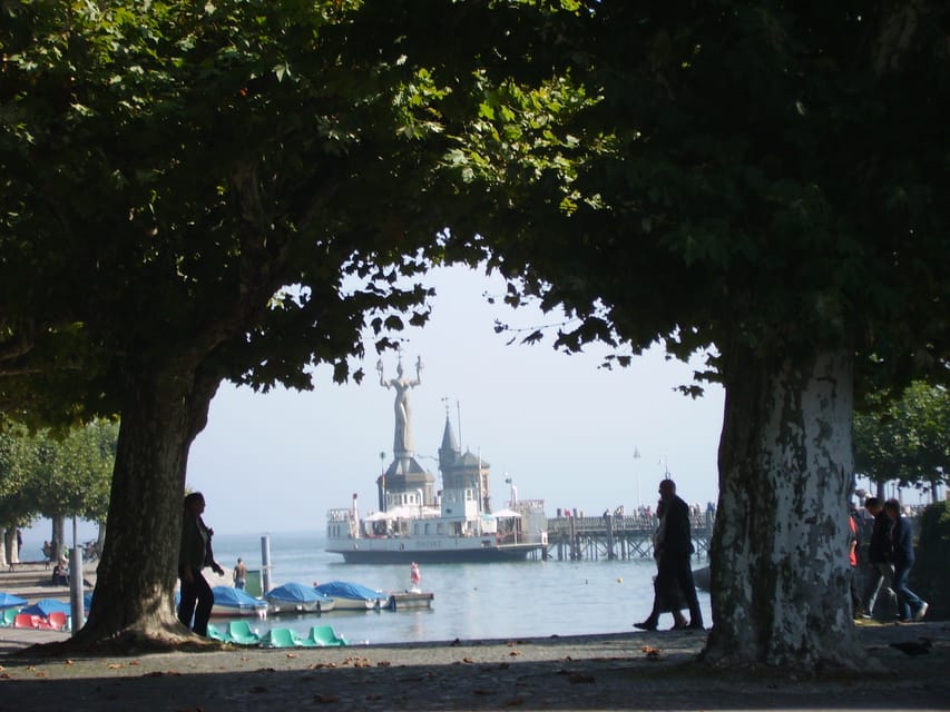 Konstanz: Private Stadtführung mit Weinprobe - Fischmarkt: market energy, local smells, and short stops that add up