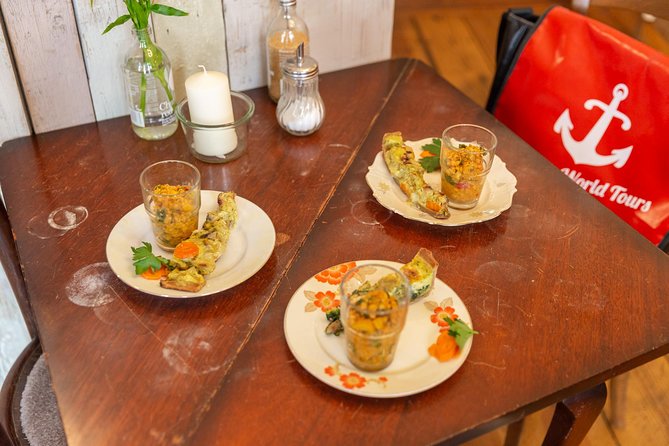 Kreuzberg kulinarisch – Die Food Tour - Guides who tie bites to architecture and street life
