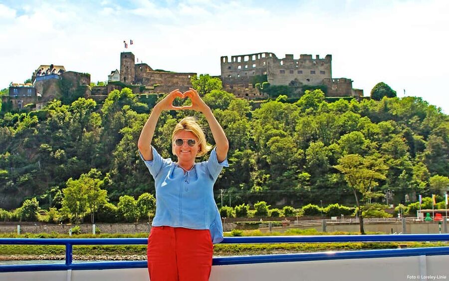 Kultour: Rhine boat trip and Loreley tour - Cruise Time on the Rhine: Panoramic Boats and Practical Sightseeing