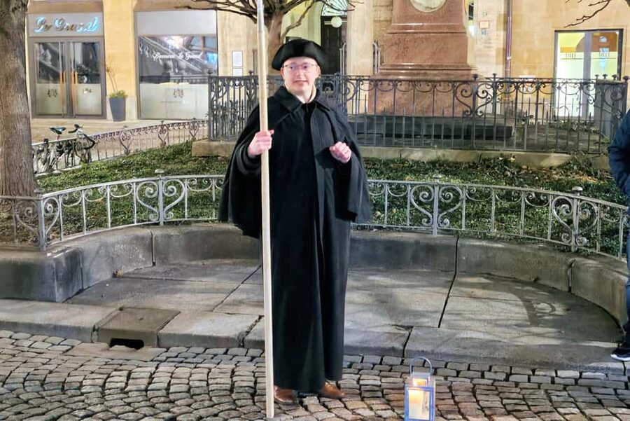 Leipzig: 1.5-Hour Public Tour with Night Watchman Bremme - Meeting Bremme at the Nikolaisäule in Leipzig Old Town