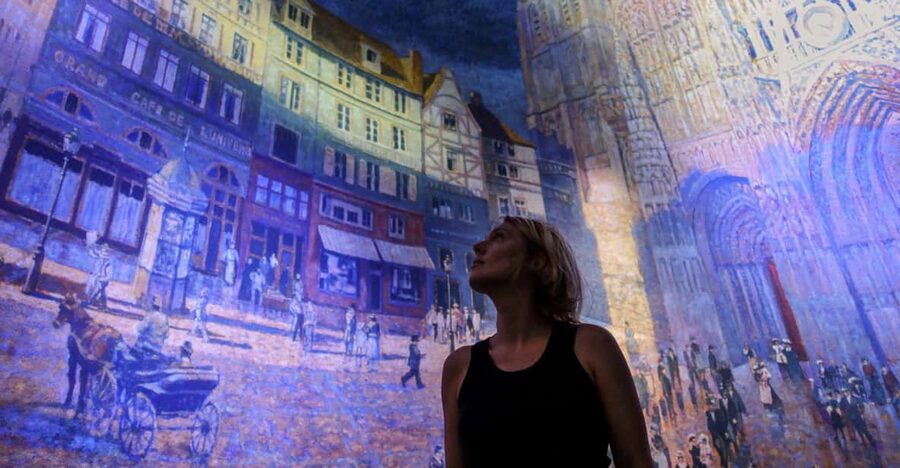 Leipzig: 360° Panorama THE CATHEDRALE OF MONET ticket - Entering THE CATHEDRALE OF MONET: Rouen’s cathedral, framed by orange light