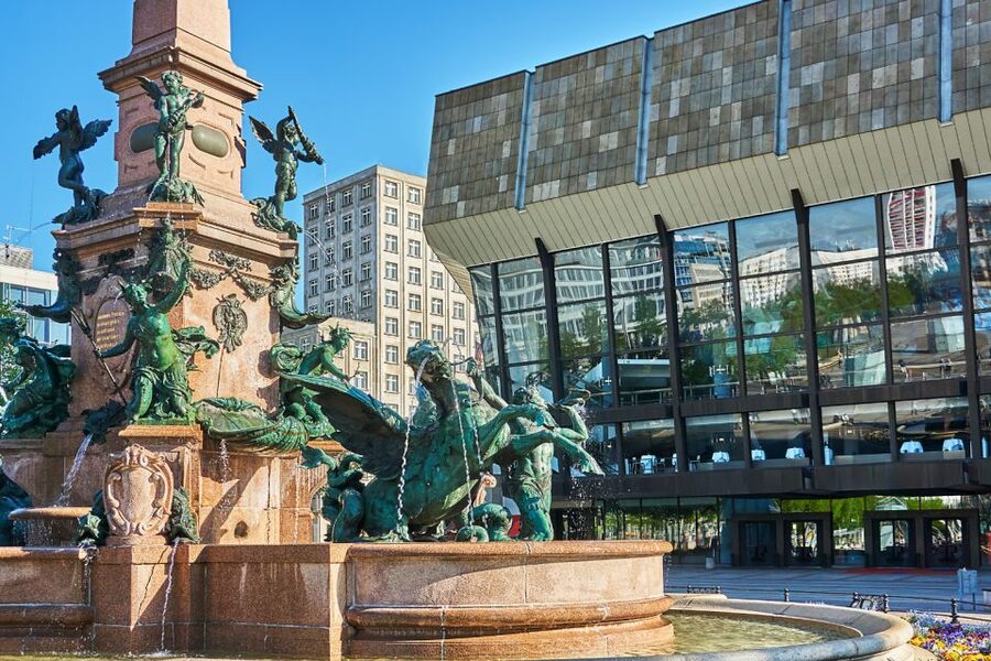 Leipzig: Scavenger Hunt Self-Guided Tour for Children - Time management tip: don’t wait for the clock, watch the clues
