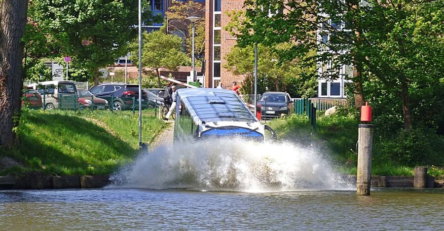 Lübeck: 1-Hour Splash Bus City Tour - Entering the Tour at An der Untertrave, Then Watching It Flip Modes