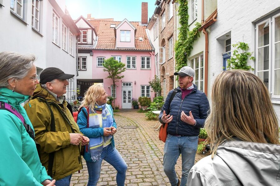 Lübeck: Entertaining Tour Through Hidden Courtyards - Key highlights you’ll care about