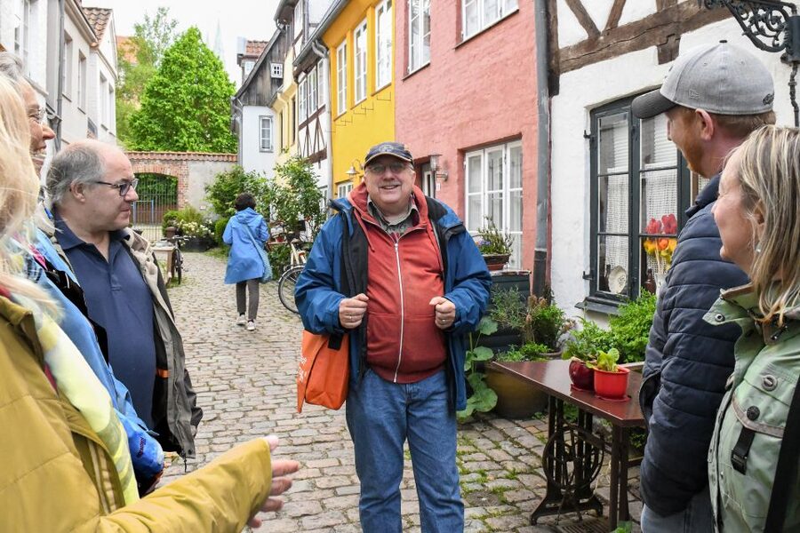 Lübeck: Entertaining Tour Through Hidden Courtyards - Pace, Comfort, and What to Expect From the Walk