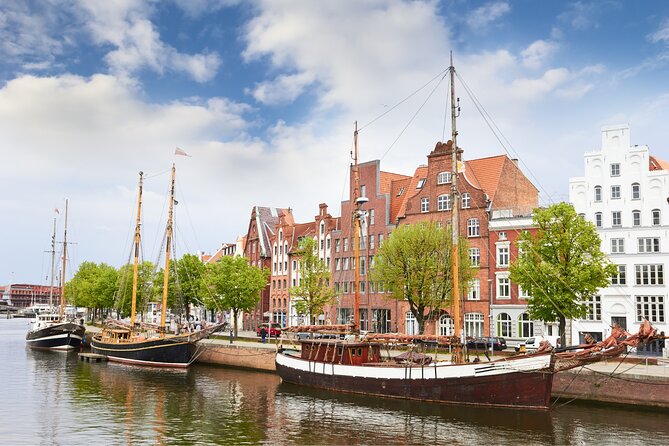 Lübeck Scavenger Hunt and Highlights Self Guided Audio Tour - Your pace, your route: pausing, skipping, and finishing where you want