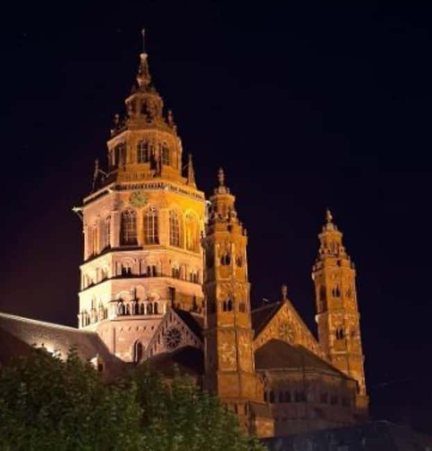 Mainz: guided evening tour of the Rhine riverbank/old town in German and English - From the River to Cathedral Hill: Why St. Martin Dominates the Skyline