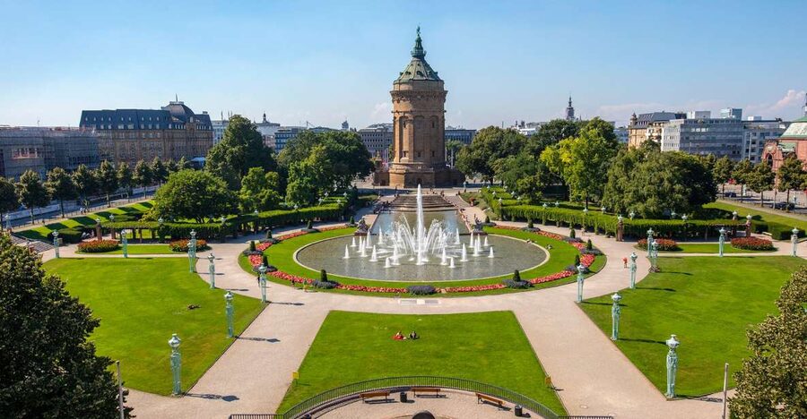 Mannheim, guided Walking Tour: Discover Mannheim - The Wittelsbach Baroque palace start: the story begins with power