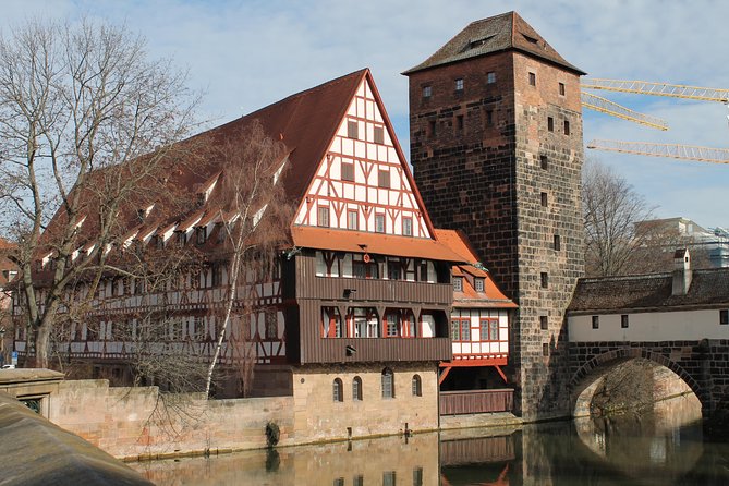Medieval Tour in Nuremberg in Spanish - St. Lorenz and the Church Stories You Remember Later