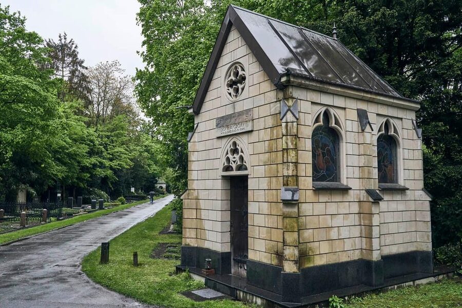 Melaten Friedhof: Guided tour with all senses - Melaten Cemetery as a park, not just a graveyard
