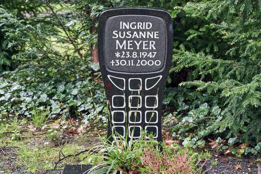 Melaten Friedhof: Guided tour with all senses - Small curiosities you will want to ask about