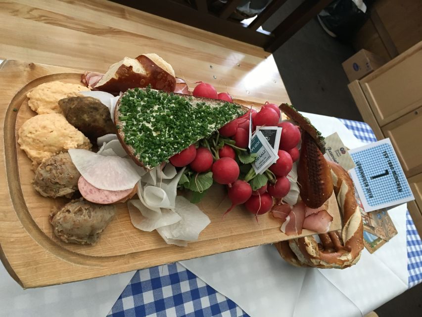 München: Oktoberfest Experience and Lunch in Tent - Where Cash Helps, Even When Your Card Usually Works