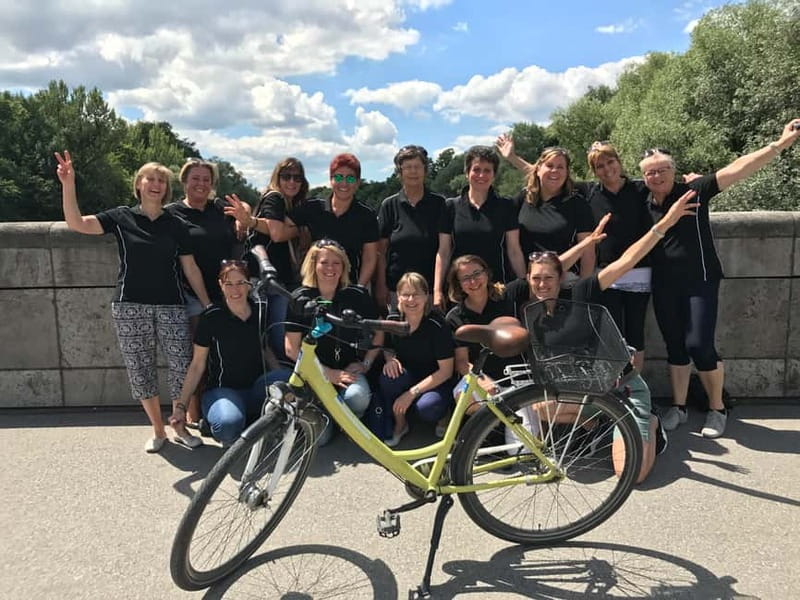 Munich by Bike: Half-Day Tour with Local Guide - The royal gardens to the Englischer Garten: where the city turns into a park ride