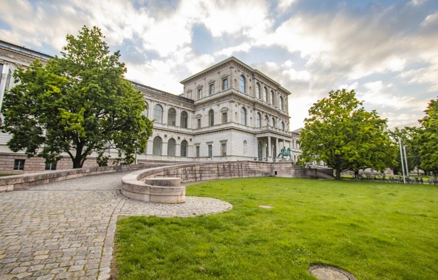 Munich: Capture the most Photogenic Spots with a Local - Munich Residenz: grand architecture with a guided eye