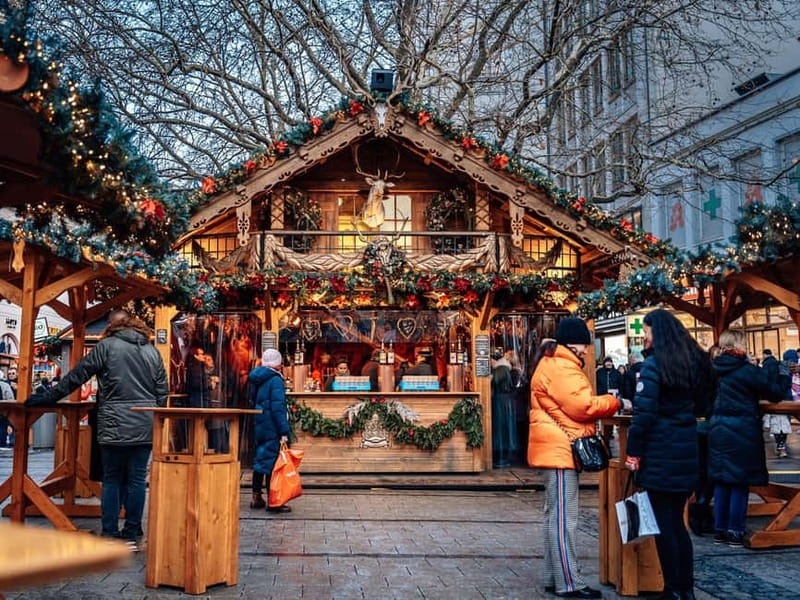 Munich: Christmas Markets Food & Drink Tour - Munich Christmas markets, at the right speed