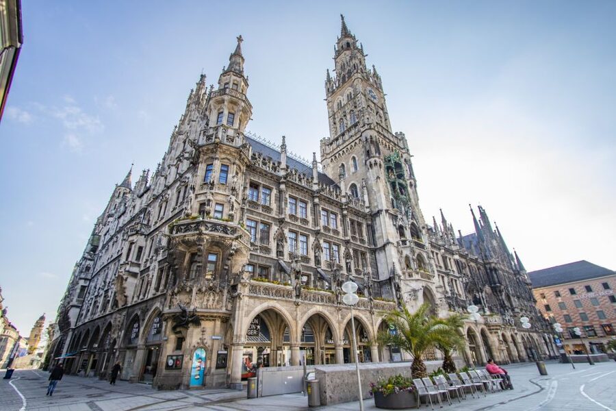 Munich: Express Walk with a Local in 90 minutes - Starting at Café Frischhut: The Easiest Way to Begin