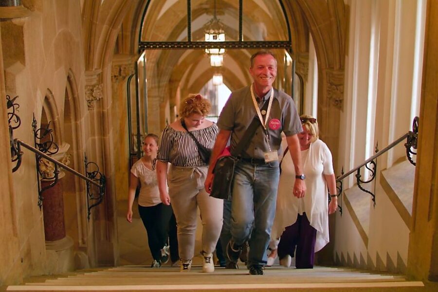 Munich: Guided Tour of the historic Town Hall on Marienplatz - Marienplatz and the Neue Rathaus, more than the Glockenspiel