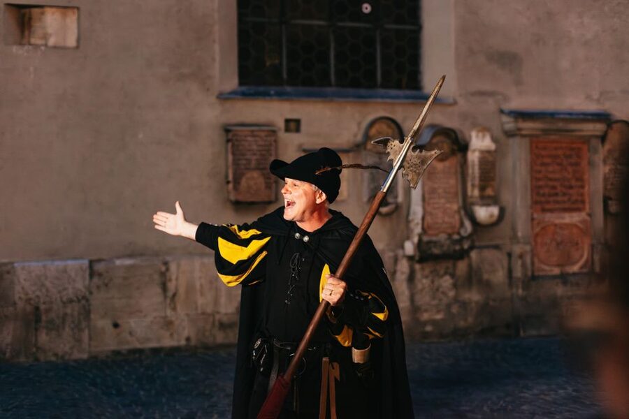 Munich: Middle Ages Tour with Night Watchman - Starting at Rathaus Apotheke, right where the story begins