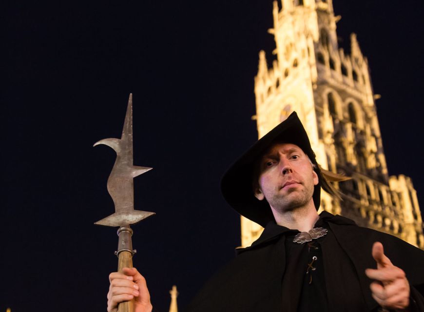 Munich: Night Watchman Walking Tour - Entering Munich after dark with a costumed night watchman