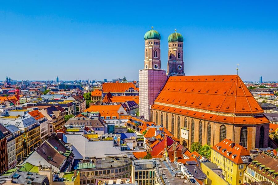 Munich: Old Town & Viktualienmarkt City Walk in German - Should you book the Munich Old Town and Viktualienmarkt city walk?