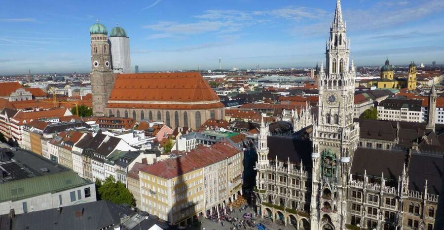 Munich: Private Walking Tour of the Historical City Center - Why a private 3-hour walk works well in Munich