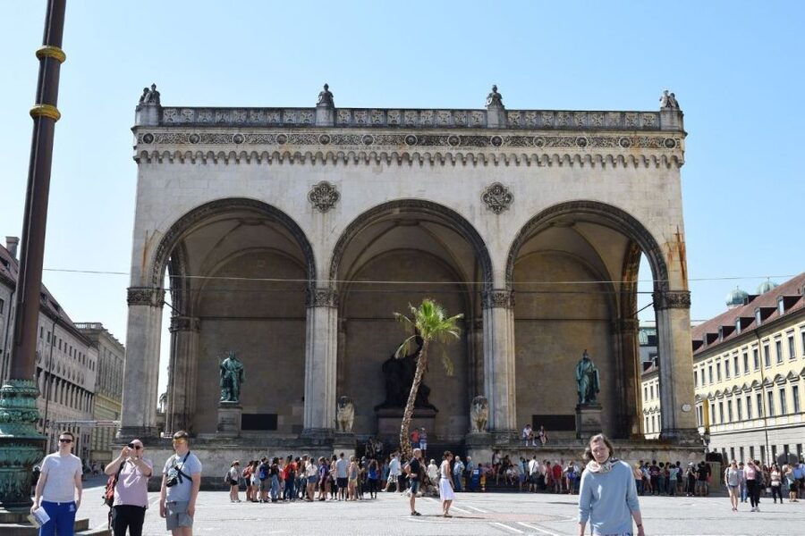 Munich: Private Walking Tour of the Historical City Center - Frauenkirche double towers and the devil’s footprint legend