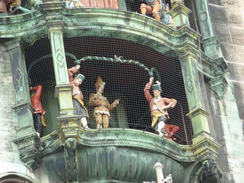Munich: Private Walking Tour of the Historical City Center - Viktualienmarkt: the central market where the city eats