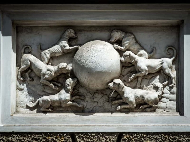 Munich: Raven Black Witches and Executioners Walking Tour - Sendlinger Tor Finish: Closing the Loop Back at the Start