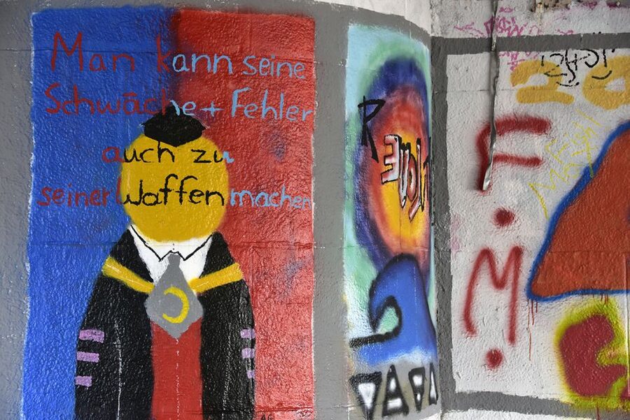 Munich: Street Art Bike Tour - The boat break at a railway bridge: a calm reset in the middle