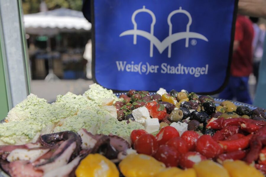 Munich: Viktualienmarkt & Altstadt Food Tour - Why Viktualienmarkt makes a great food-tour anchor
