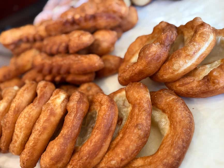Munich: Viktualienmarkt & Altstadt Food Tour - Viktualienmarkt: eight stalls, real flavors, and a practical pace
