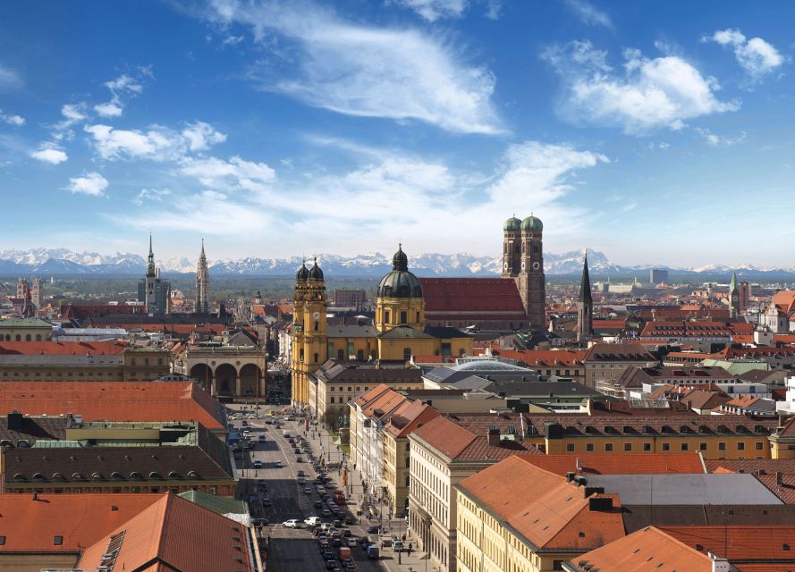 Munich: Walking Tour Old Town and Viktualienmarkt - Odeonsplatz and Theatinerkirche: the Northern Italy surprise