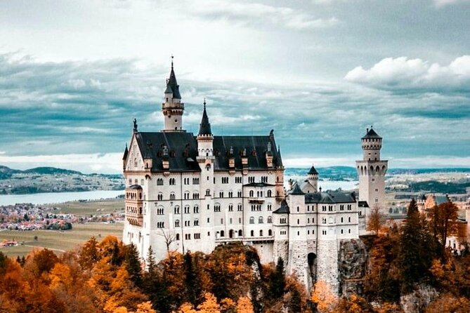Neuschwanstein Castle Tour with Skip the Line from Hohenschwangau - The skip-the-line advantage, and how it changes your morning