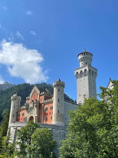 Neuschwanstein & Hohenschwangau Castle Entry Ticket - Guided tours with an audio guide in many languages