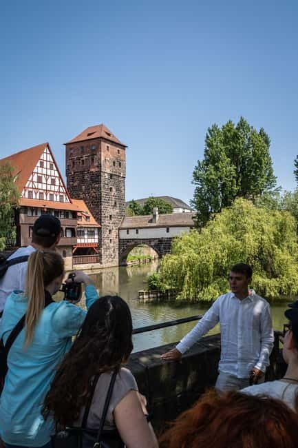 Nuremberg: Free Walking Tour - Finding the Tour Starts, at Schöner Brunnen