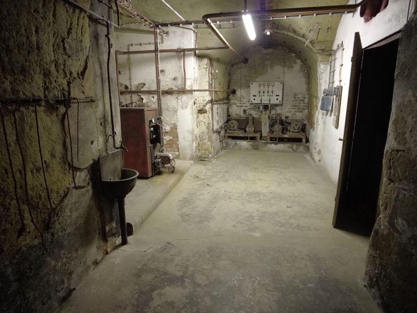 Nuremberg: Historischer Kunstbunker WWII Art Bunker Tour - The art rescue story: Dürer, Veit Stoss, and famous works under threat