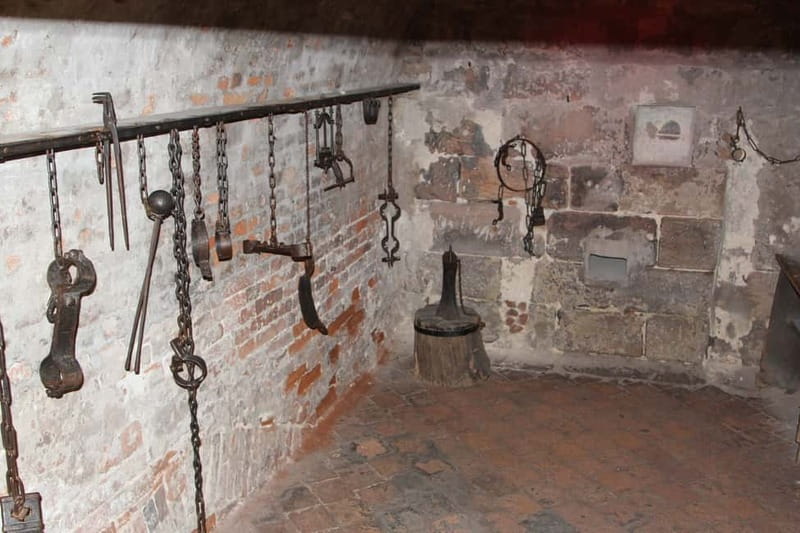 Nuremberg: Medieval Dungeons Guided Tour - Medieval judgment explained in plain terms: why a dungeon could feel like a death sentence