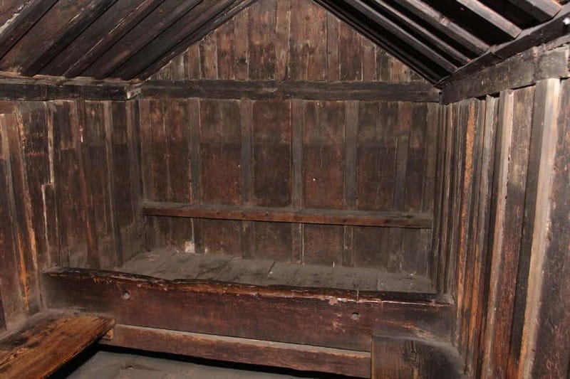 Nuremberg: Medieval Dungeons Guided Tour - The torture chamber, and why the tour includes careful context