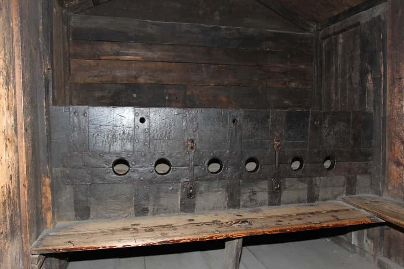 Nuremberg: Medieval Dungeons Guided Tour - Who should book this dungeon tour in Nuremberg, and who should skip it