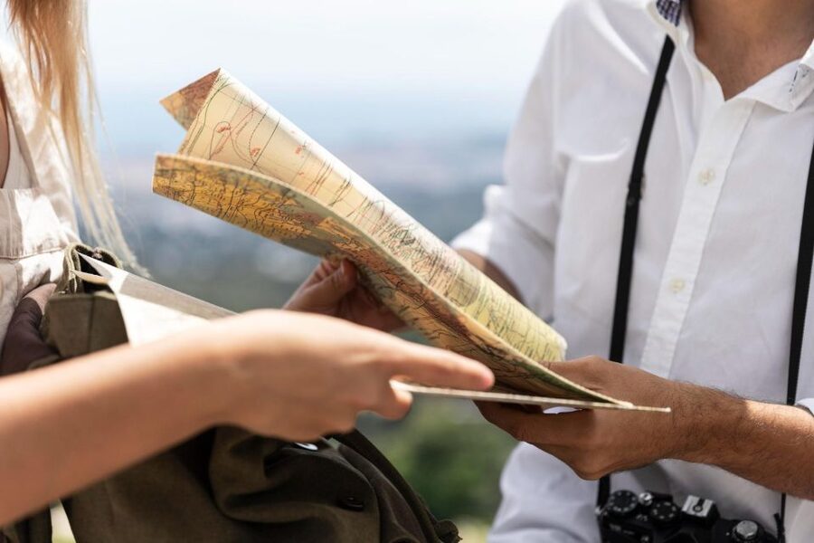 Nuremberg: Private History Tour with a Local - Meeting At Tugendbrunnen And Building Your Nuremberg Map