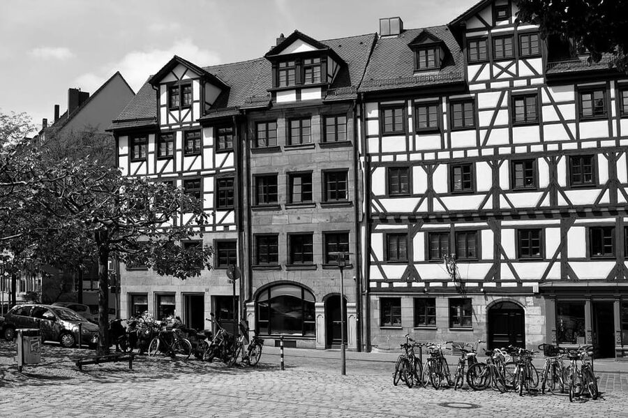 Nuremberg: The Old Town in Evening Light - IN GERMAN - Hangman’s Bridge, Master Franz, and the Art of Dark Humor