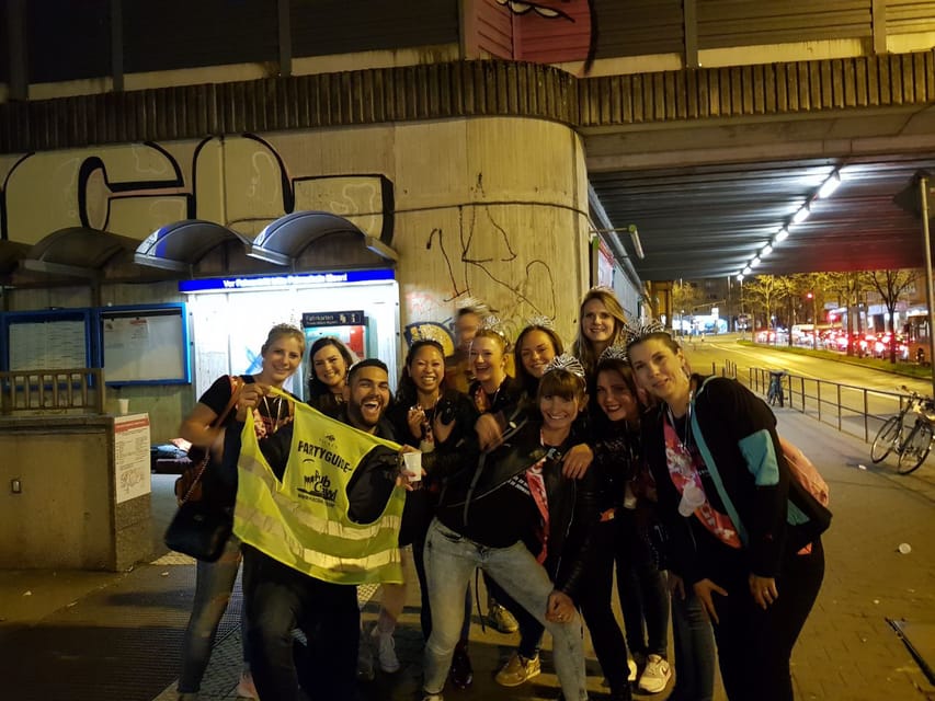 Nürnberg: Private JGA mit 4 Stopps + Clubeintritt + Shots - Key points you’ll care about