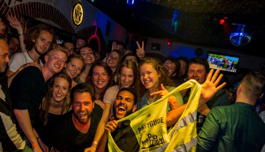 Nürnberg: Private JGA mit 4 Stopps + Clubeintritt + Shots - Price and value: what $424 per group really buys you