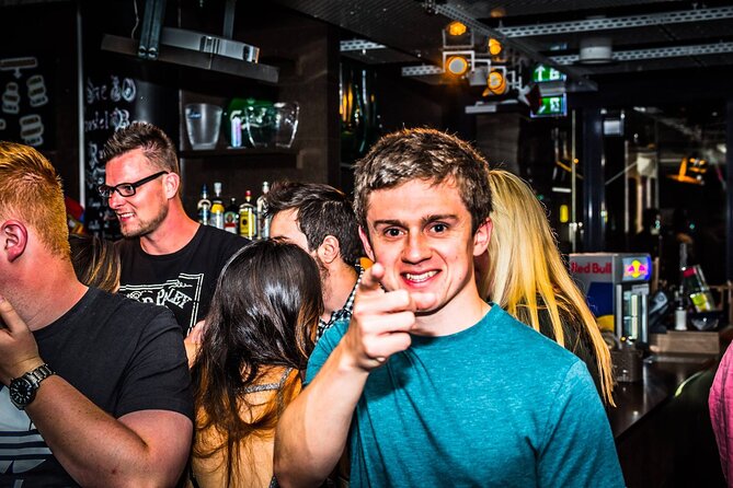 Original Pub Crawl Berlin - Getting the most out of the guide: how to spot a great night early